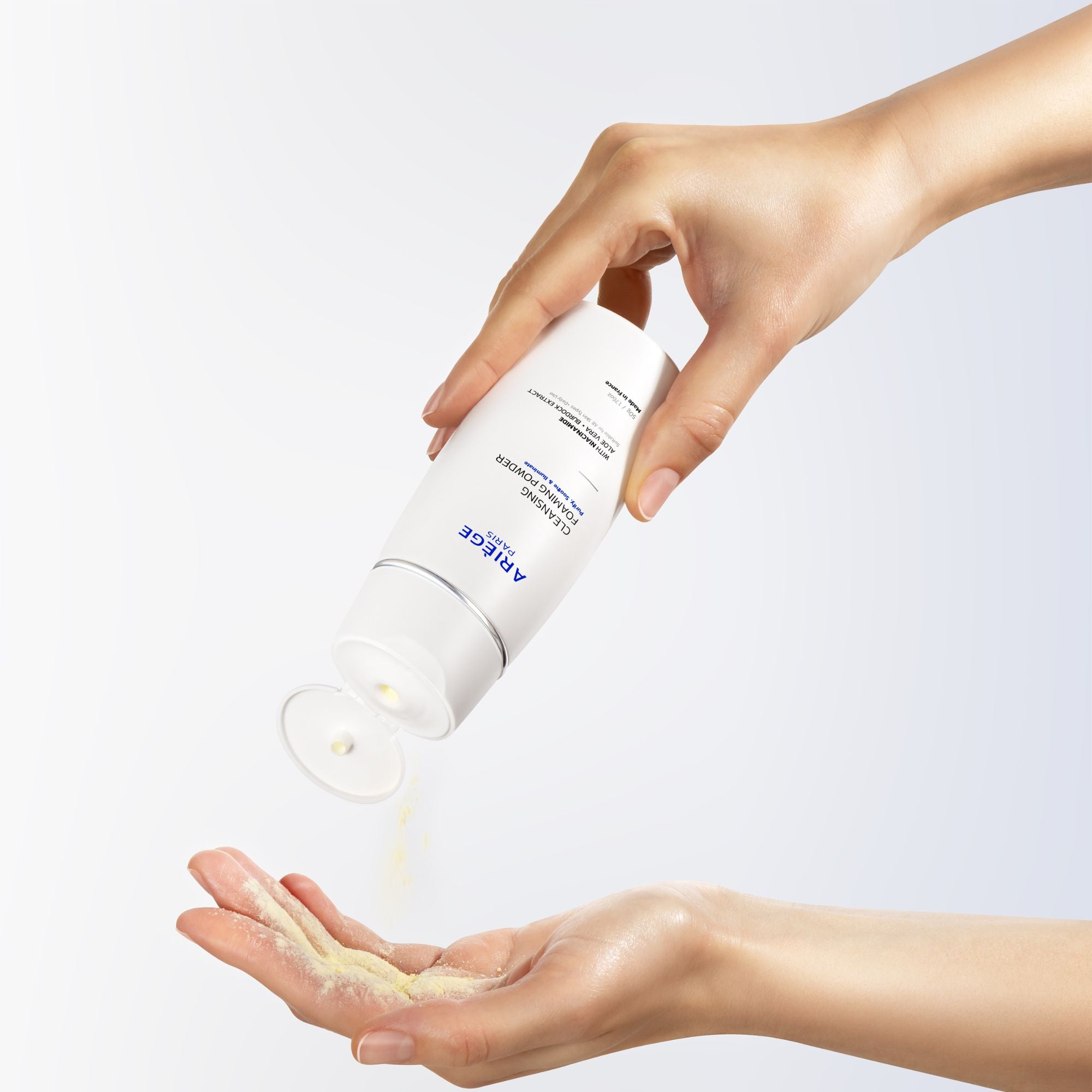 Poudre moussante nettoyante